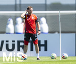 28.05.2026, Fussball DFB-Nationalmannschaft Deutschland, Trainingslager vor der WM in Herzogenaurach, im Homeground bei ADIDAS. Erste Trainingseinheit auf dem Adidas-Sportplatz, Bundestrainer Julian Nagelsmann (Deutschland) nachdenklich 
