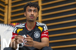 28.05.2026, Fussball DFB-Nationalmannschaft Deutschland, Trainingslager vor der WM in Herzogenaurach, im Homeground bei ADIDAS. Media-Day im Pressezentrum, die Spieler reden mit den Journalisten. Nathaniel Brown (Deutschland) 