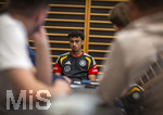 28.05.2026, Fussball DFB-Nationalmannschaft Deutschland, Trainingslager vor der WM in Herzogenaurach, im Homeground bei ADIDAS. Media-Day im Pressezentrum, die Spieler reden mit den Journalisten. Nathaniel Brown (Deutschland) 