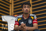 28.05.2026, Fussball DFB-Nationalmannschaft Deutschland, Trainingslager vor der WM in Herzogenaurach, im Homeground bei ADIDAS. Media-Day im Pressezentrum, die Spieler reden mit den Journalisten. Nathaniel Brown (Deutschland) 