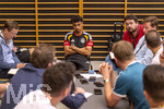 28.05.2026, Fussball DFB-Nationalmannschaft Deutschland, Trainingslager vor der WM in Herzogenaurach, im Homeground bei ADIDAS. Media-Day im Pressezentrum, die Spieler reden mit den Journalisten. Nathaniel Brown (Deutschland) 