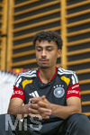 28.05.2026, Fussball DFB-Nationalmannschaft Deutschland, Trainingslager vor der WM in Herzogenaurach, im Homeground bei ADIDAS. Media-Day im Pressezentrum, die Spieler reden mit den Journalisten. Nathaniel Brown (Deutschland) 