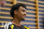 28.05.2026, Fussball DFB-Nationalmannschaft Deutschland, Trainingslager vor der WM in Herzogenaurach, im Homeground bei ADIDAS. Media-Day im Pressezentrum, die Spieler reden mit den Journalisten. Nathaniel Brown (Deutschland) 