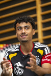 28.05.2026, Fussball DFB-Nationalmannschaft Deutschland, Trainingslager vor der WM in Herzogenaurach, im Homeground bei ADIDAS. Media-Day im Pressezentrum, die Spieler reden mit den Journalisten. Nathaniel Brown (Deutschland) 