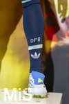 28.05.2026, Fussball DFB-Nationalmannschaft Deutschland, Trainingslager vor der WM in Herzogenaurach, im Homeground bei ADIDAS. Media-Day im Pressezentrum, die Spieler reden mit den Journalisten. Am Rand steht eine Kleiderpuppe mit dem neuen Auswärtstrikot der Deutschen Nationalmannschaft von Adidas. Detail Socken und Schuhe