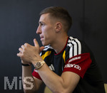 28.05.2026, Fussball DFB-Nationalmannschaft Deutschland, Trainingslager vor der WM in Herzogenaurach, im Homeground bei ADIDAS. Media-Day im Pressezentrum, die Spieler reden mit den Journalisten. 