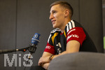 28.05.2026, Fussball DFB-Nationalmannschaft Deutschland, Trainingslager vor der WM in Herzogenaurach, im Homeground bei ADIDAS. Media-Day im Pressezentrum, die Spieler reden mit den Journalisten. 