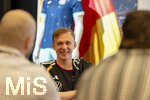 28.05.2026, Fussball DFB-Nationalmannschaft Deutschland, Trainingslager vor der WM in Herzogenaurach, im Homeground bei ADIDAS. Media-Day im Pressezentrum, die Spieler reden mit den Journalisten.  Maximilian Beier (Deutschland) in der Presserunde.