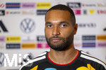 28.05.2026, Fussball DFB-Nationalmannschaft Deutschland, Trainingslager vor der WM in Herzogenaurach, im Homeground bei ADIDAS. Media-Day im Pressezentrum, die Spieler reden mit den Journalisten.  Jonathan Tah (Deutschland) 
