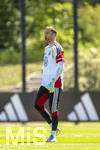 28.05.2026, Fussball DFB-Nationalmannschaft Deutschland, Trainingslager vor der WM in Herzogenaurach, im Homeground bei ADIDAS. Erste Trainingseinheit auf dem Adidas-Sportplatz, Torwart Oliver Baumann (Deutschland) in Rage 