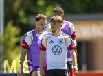 28.05.2026, Fussball DFB-Nationalmannschaft Deutschland, Trainingslager vor der WM in Herzogenaurach, im Homeground bei ADIDAS. Erste Trainingseinheit auf dem Adidas-Sportplatz, Lennart Karl (Deutschland) und David Raum (Deutschland) 