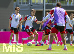 28.05.2026, Fussball DFB-Nationalmannschaft Deutschland, Trainingslager vor der WM in Herzogenaurach, im Homeground bei ADIDAS. Erste Trainingseinheit auf dem Adidas-Sportplatz, v.li: Angelo Stiller (Deutschland), Nico Schlotterbeck (Deutschland), 