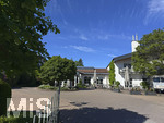 28.05.2026, Fussball DFB-Nationalmannschaft Deutschland. Das Hotel der Medienvertreter, dem Hotel HerzogsPark in Herzogenaurach. Eng mit dem Namen Adi Dassler ist die Geschichte des Hotels HerzogsPark verbunden. Dort, wo noch heute die Mannschaften der 1. Fußball Bundesliga logieren, gingen schon Ende der 60er Jahre weltberühmte Sportler ein und aus. Nach den Olympischen Spielen in München wurde aus dem eigens erbauten Gästehaus das Sporthotel adidas. 1992 kaufte die Tochter Brigitte Baenkler-Dassler das Haus von der adidas AG und baute es zum Hotel HerzogsPark aus.
