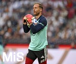 31.05.2026, Fussball Freundschafts-Länderspiele 3.Spieltag, Deutschland - Finnland, in der Mewa-Arena Mainz, Torwart Oliver Baumann (Deutschland) fängt den Ball.