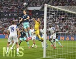 31.05.2026, Fussball Freundschafts-Länderspiele 3.Spieltag, Deutschland - Finnland, in der Mewa-Arena Mainz, Nico Schlotterbeck (Deutschland) gegen Torwart Lukas Hradecky (Finnland) 