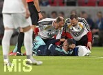 31.05.2026, Fussball Freundschafts-Länderspiele 3.Spieltag, Deutschland - Finnland, in der Mewa-Arena Mainz, Mannschaftsarzt Dr. Jochen Hahne (Deutschland) mit Deniz Undav (Deutschland) 