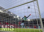31.05.2026, Fussball Freundschafts-Länderspiele 3.Spieltag, Deutschland - Finnland, in der Mewa-Arena Mainz, Torwart Alexander Nübel (Deutschland) beim Aufwärmen im Hechtsprung