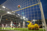 31.05.2026, Fussball Freundschafts-Länderspiele 3.Spieltag, Deutschland - Finnland, in der Mewa-Arena Mainz, Torschuss zum 1:0 von Deniz Undav (re, Deutschland), Torwart Lukas Hradecky (re, Finnland) liegt geschlagen am Boden.