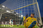 31.05.2026, Fussball Freundschafts-Länderspiele 3.Spieltag, Deutschland - Finnland, in der Mewa-Arena Mainz, Torschuss zum 1:0 von Deniz Undav (li, Deutschland), Torwart Lukas Hradecky (re, Finnland) liegt geschlagen am Boden.