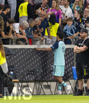 31.05.2026, Fussball Freundschafts-Länderspiele 3.Spieltag, Deutschland - Finnland, in der Mewa-Arena Mainz, Nathaniel Brown (Deutschland) nach dem Spiel bei den Zuschauern an der Tribüne, bei Familie oder Bekannten von ihm 