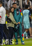 31.05.2026, Fussball Freundschafts-Länderspiele 3.Spieltag, Deutschland - Finnland, in der Mewa-Arena Mainz, Deniz Undav (re, Deutschland) nach dem Spiel auf dem Platz mit seiner Frau Tanja (li).