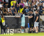 31.05.2026, Fussball Freundschafts-Länderspiele 3.Spieltag, Deutschland - Finnland, in der Mewa-Arena Mainz, Nathaniel Brown (Deutschland) nach dem Spiel bei den Zuschauern an der Tribüne, bei Familie oder Bekannten von ihm 