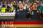 31.05.2026, Fussball Freundschafts-Länderspiele 3.Spieltag, Deutschland - Finnland, in der Mewa-Arena Mainz,  ?weils wichtig ist! von links:  Bundestrainer Julian Nagelsmann (Deutschland), Co-Trainer Benjamin Hübner (Deutschland), singen die Nationalhymne kräftig mit.