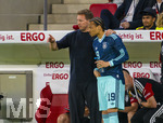 31.05.2026, Fussball Freundschafts-Länderspiele 3.Spieltag, Deutschland - Finnland, in der Mewa-Arena Mainz, v.li: Bundestrainer Julian Nagelsmann (Deutschland) wechselt Leroy Sane (Deutschland) ein 
