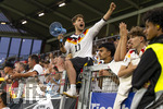 31.05.2026, Fussball Freundschafts-Länderspiele 3.Spieltag, Deutschland - Finnland, in der Mewa-Arena Mainz, Vorsänger im deutschen Fanblock mit Megaphon 