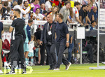 31.05.2026, Fussball Freundschafts-Länderspiele 3.Spieltag, Deutschland - Finnland, in der Mewa-Arena Mainz, re: Bundestrainer Julian Nagelsmann (Deutschland) unter Bewachung von DFB-Sicherheits-Mann Jose Meneses (2.v.re).