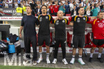 31.05.2026, Fussball Freundschafts-Länderspiele 3.Spieltag, Deutschland - Finnland, in der Mewa-Arena Mainz, Singen die Nationalhymne mit, v.li: Bundestrainer Julian Nagelsmann (Deutschland), Co-Trainer Benjamin Hübner (Deutschland), Co-Trainer Alfred Schreuder (Deutschland), Mads Buttgereit (Assistenztrainer), Torwarttrainer Andreas Kronenberg (Deutschland) ,  