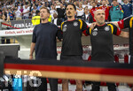 31.05.2026, Fussball Freundschafts-Länderspiele 3.Spieltag, Deutschland - Finnland, in der Mewa-Arena Mainz, Singen die Nationalhymne mit, v.li: Bundestrainer Julian Nagelsmann (Deutschland), Co-Trainer Benjamin Hübner (Deutschland), Co-Trainer Alfred Schreuder (Deutschland), 