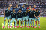 31.05.2026, Fussball Freundschafts-Länderspiele 3.Spieltag, Deutschland - Finnland, in der Mewa-Arena Mainz, verunglücktes Mannschaftsfoto wegen der pinken Schuhe, über die Joshua Kimmich (Deutschland), Deniz Undav (Deutschland) und Florian Wirtz (Deutschland) lachen statt in die Kamera zu schauen. hi.v.li: Nico Schlotterbeck (Deutschland), Felix Nmecha (Deutschland), Jonathan Tah (Deutschland), Alexander Pavlovic (Deutschland), Torwart Oliver Baumann (Deutschland), vorne v.li: Jamal Musiala (Deutschland), Lennart Karl (Deutschland), Nathaniel Brown (Deutschland), Joshua Kimmich (Deutschland), Deniz Undav (Deutschland), Florian Wirtz (Deutschland) 