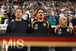 31.05.2026, Fussball Freundschafts-Länderspiele 3.Spieltag, Deutschland - Finnland, in der Mewa-Arena Mainz, Singen die Nationalhymne mit, v.li: Bundestrainer Julian Nagelsmann (Deutschland), Co-Trainer Benjamin Hübner (Deutschland), Co-Trainer Alfred Schreuder (Deutschland), 