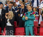 31.05.2026, Fussball Freundschafts-Länderspiele 3.Spieltag, Deutschland - Finnland, in der Mewa-Arena Mainz,  re: Torwart Manuel Neuer (Deutschland), li: Franziska Wülle (DFB Pressesprecherin)