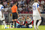 31.05.2026, Fussball Freundschafts-Länderspiele 3.Spieltag, Deutschland - Finnland, in der Mewa-Arena Mainz, Deniz Undav (Deutschland) am Boden mit Verletzung. Mannschaftsarzt Dr. Jochen Hahne kümmert sich um ihn 