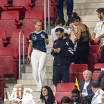 31.05.2026, Fussball Freundschafts-Länderspiele 3.Spieltag, Deutschland - Finnland, in der Mewa-Arena Mainz, Zoe Käppele, Freundin von Lennart Karl (Deutschland) mit Trikot Nr.25 von ihrem Freund auf der Tribüne.