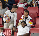 31.05.2026, Fussball Freundschafts-Länderspiele 3.Spieltag, Deutschland - Finnland, in der Mewa-Arena Mainz, re: Mathea Fischer, Freundin von Leon Goretzka (Deutschland) auf der Tribüne.