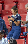 31.05.2026, Fussball Freundschafts-Länderspiele 3.Spieltag, Deutschland - Finnland, in der Mewa-Arena Mainz, Lena, Frau von Bundestrainer Julian Nagelsmann (Deutschland) auf der Tribüne, mit Handy. 