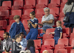 31.05.2026, Fussball Freundschafts-Länderspiele 3.Spieltag, Deutschland - Finnland, in der Mewa-Arena Mainz, Lena, Frau von Bundestrainer Julian Nagelsmann (Deutschland) auf der Tribüne, mit Maximilian, Sohn von Nagelsmann, Nagelsmanns Tochter (re)