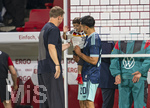 31.05.2026, Fussball Freundschafts-Länderspiele 3.Spieltag, Deutschland - Finnland, in der Mewa-Arena Mainz, Nadiem Amiri (Deutschland) mit seinem Sohn auf dem Arm nach dem Spiel auf dem Platz. li: Bundestrainer Julian Nagelsmann (Deutschland) kommt zur Begrüßung mit High Five abklatscher (ACHTUNG SPERRE: DIESES BILD NUR FÜR AGENTUR-INTERNE ZWECKE, KEINE VERÖFFENTLICHUNG IN MEDIEN OHNE GENEHMIGUNG!)