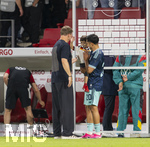 31.05.2026, Fussball Freundschafts-Länderspiele 3.Spieltag, Deutschland - Finnland, in der Mewa-Arena Mainz, Nadiem Amiri (Deutschland) mit seinem Sohn auf dem Arm nach dem Spiel auf dem Platz. li: Bundestrainer Julian Nagelsmann (Deutschland) kommt zur Begrüßung mit High Five abklatscher (ACHTUNG SPERRE: DIESES BILD NUR FÜR AGENTUR-INTERNE ZWECKE, KEINE VERÖFFENTLICHUNG IN MEDIEN OHNE GENEHMIGUNG!)