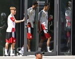 01.06.2026, Fussball, DFB-Nationalmannschaft Deutschland, letztes Training vor Abreise nach USA zur WM 2026, am DFB-Campus in Frankfurt am Main.     Lennart Karl (Deutschland) kommt zum Training