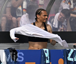 01.06.2026, Fussball, DFB-Nationalmannschaft Deutschland, letztes Training vor Abreise nach USA zur WM 2026, am DFB-Campus in Frankfurt am Main.     Leroy Sane (Deutschland) mit Muckis