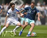 01.06.2026, Fussball, DFB-Nationalmannschaft Deutschland, letztes Training vor Abreise nach USA zur WM 2026, am DFB-Campus in Frankfurt am Main.     v.l. Casper Terho (Finnland) gegen David Raum (Deutschland) 
