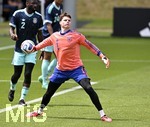 01.06.2026, Fussball, DFB-Nationalmannschaft Deutschland, letztes Training vor Abreise nach USA zur WM 2026, am DFB-Campus in Frankfurt am Main.     Torwart Jonas Urbig (Deutschland)