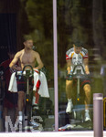 01.06.2026, Fussball, DFB-Nationalmannschaft Deutschland, letztes Training vor Abreise nach USA zur WM 2026, am DFB-Campus in Frankfurt am Main. Spieler trainieren im Fitnessraum auf den Ergometern, von links:  Joshua Kimmich (Deutschland), Alexander Pavlovic (Deutschland) 