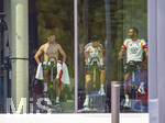 01.06.2026, Fussball, DFB-Nationalmannschaft Deutschland, letztes Training vor Abreise nach USA zur WM 2026, am DFB-Campus in Frankfurt am Main. Spieler trainieren im Fitnessraum auf den Ergometern, von links:  Joshua Kimmich (Deutschland), Alexander Pavlovic (Deutschland), Jonathan Tah (Deutschland),