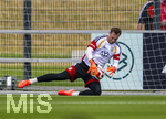 01.06.2026, Fussball, DFB-Nationalmannschaft Deutschland, letztes Training vor Abreise nach USA zur WM 2026, am DFB-Campus in Frankfurt am Main. Torwart Manuel Neuer (Deutschland) beim Balltraining.