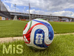 01.06.2026, Fussball, DFB-Nationalmannschaft Deutschland, letztes Training vor Abreise nach USA zur WM 2026, am DFB-Campus in Frankfurt am Main. Übersicht Trainingsplatz, ADIDAS-FIFA-Spielball der WM 2026 am Spielfeldrand 